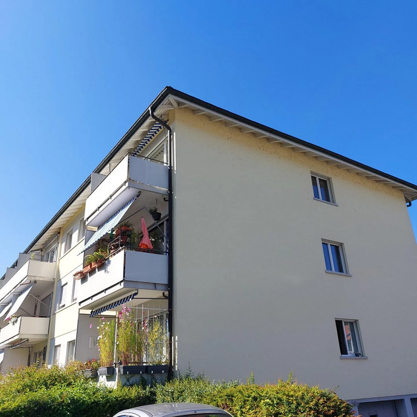 Comfort abitativo accogliente in una posizione centrale a Laupen - Foto 1 di 9