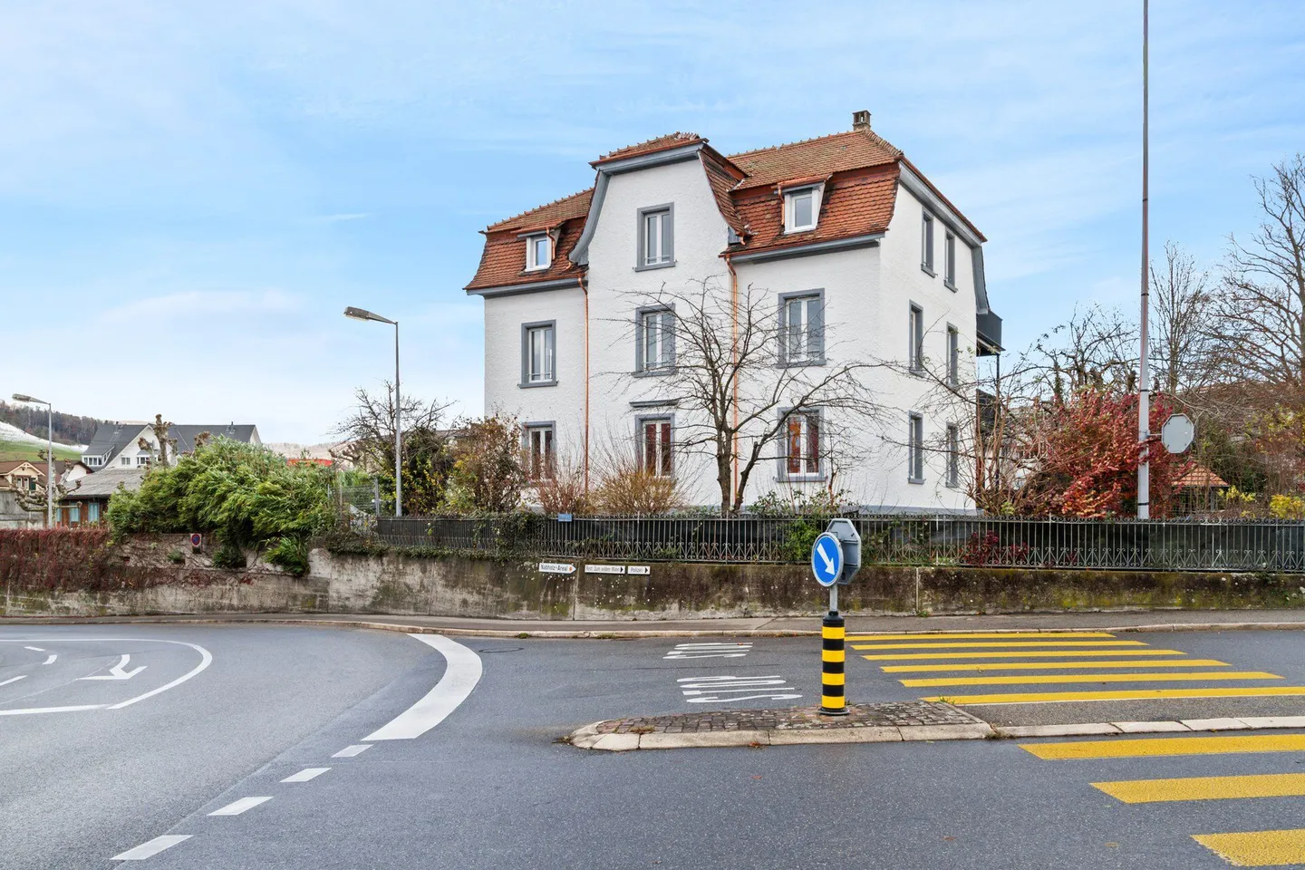 Propriété entièrement louée et rénovée dans un emplacement central - Photo 2 sur 12