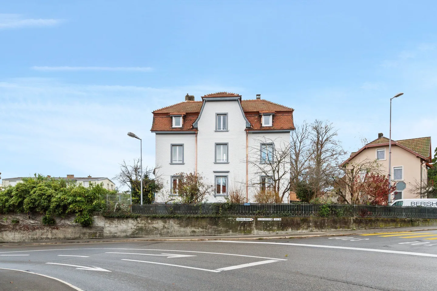 Propriété entièrement louée et rénovée dans un emplacement central - Photo 3 sur 12