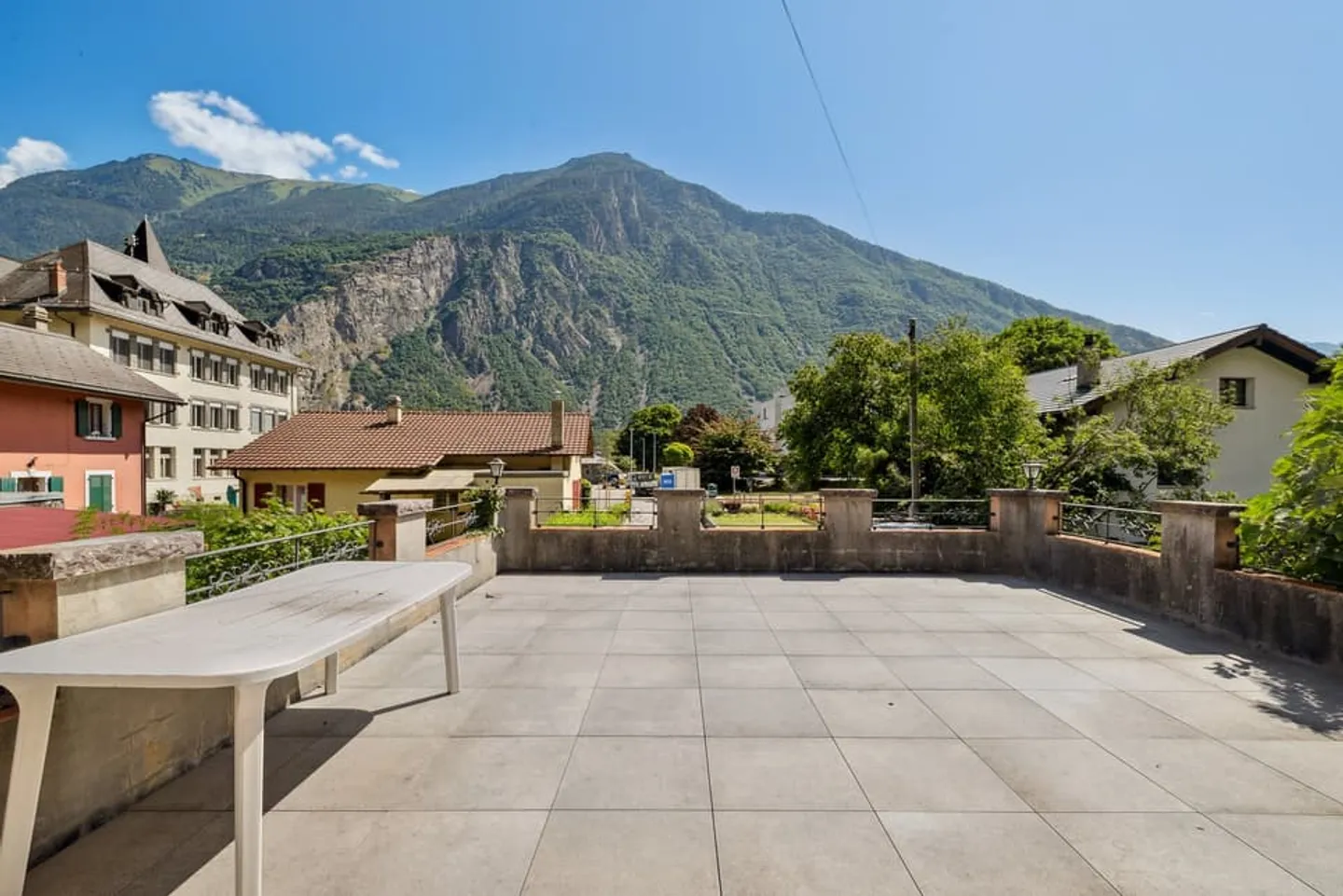 Casa a schiera con area laboratorio - Foto 3 di 13