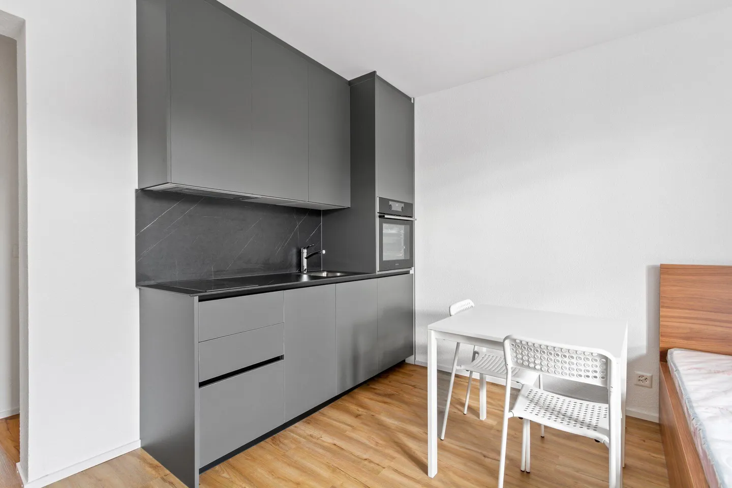 Propriété entièrement louée et rénovée dans un emplacement central - Photo 7 sur 12