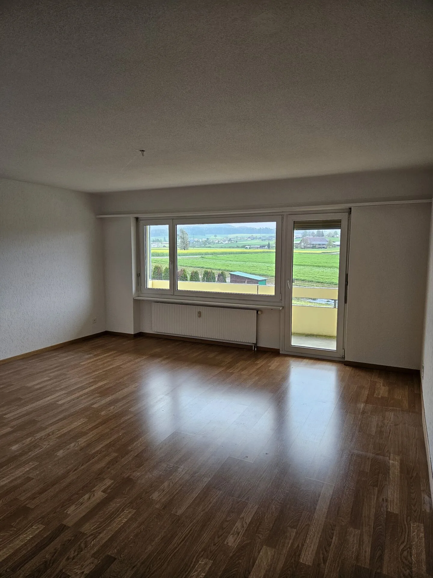 Charmante Wohnung mit Grünblick - Foto 3 von 9