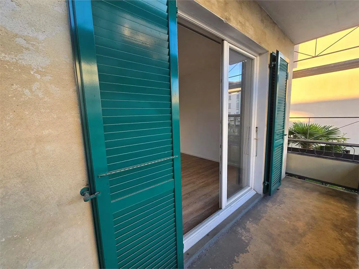 Chiasso (Via Mola 3/5) - Bright 3.5 Rooms Renovated with Possibility - Photo 12 of 13