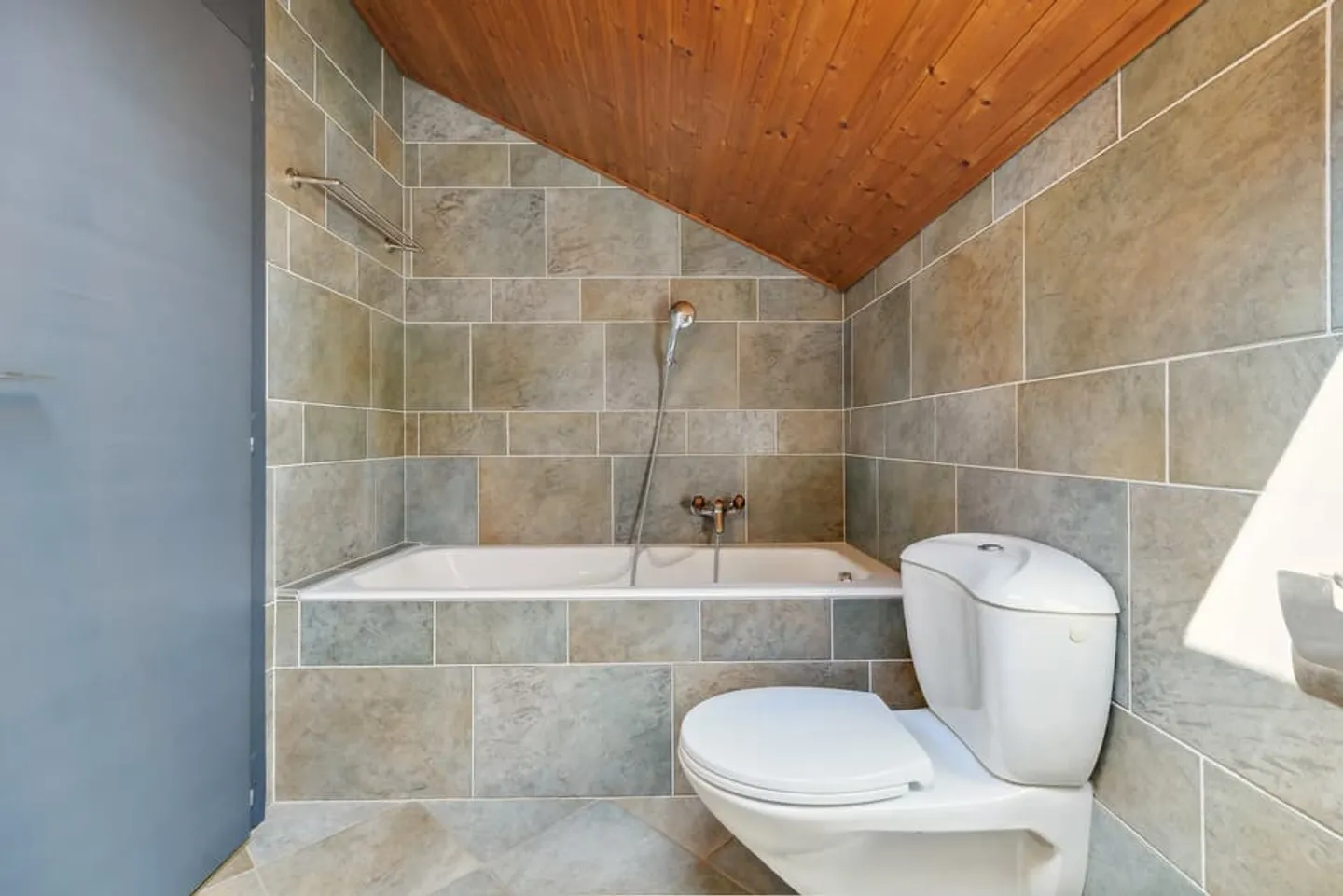 Casa a schiera con area laboratorio - Foto 7 di 13