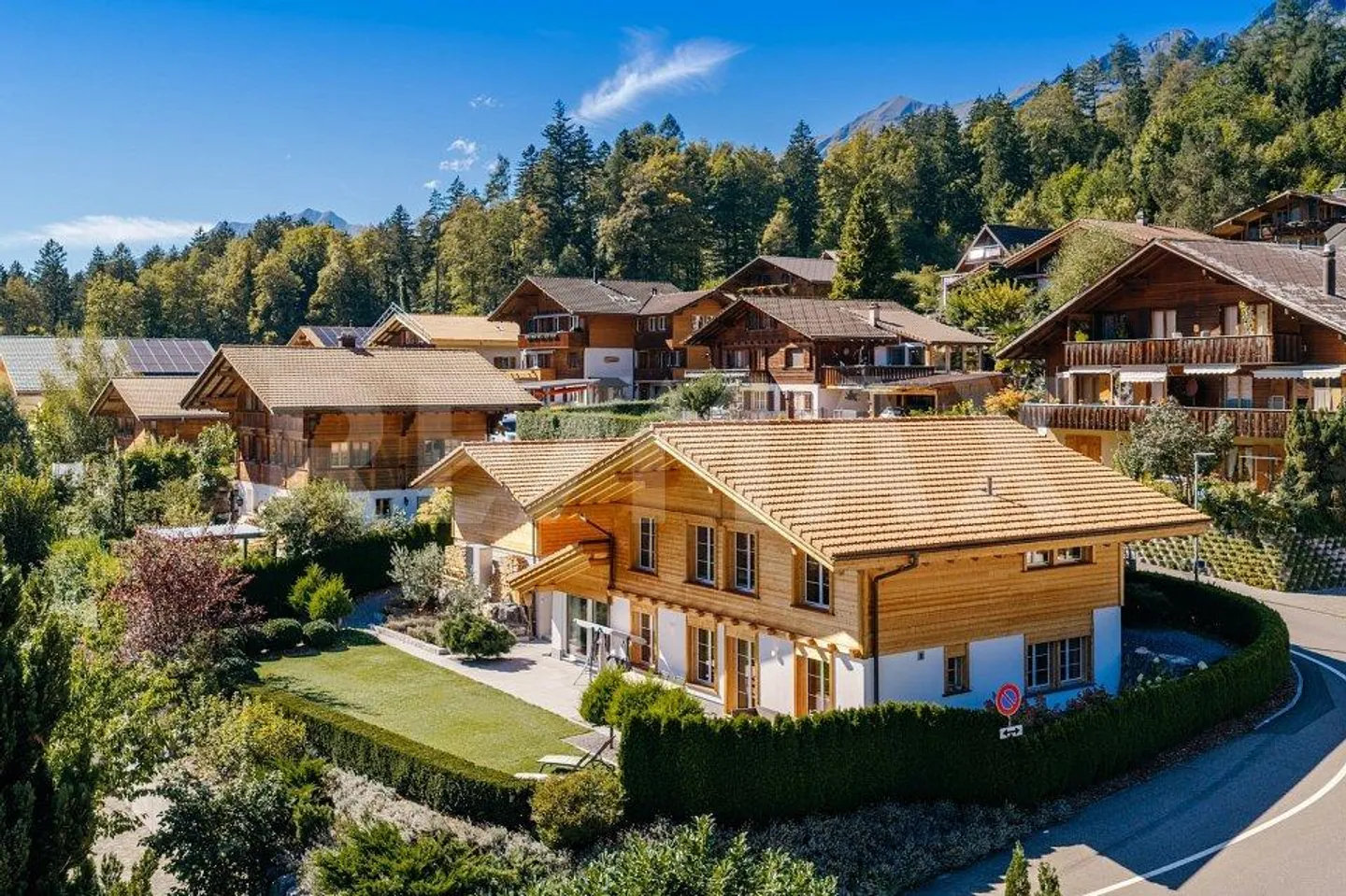 Chalet 5.5 camere nuovo con bellissimo giardino a Hofstetten... - Foto 1 di 13