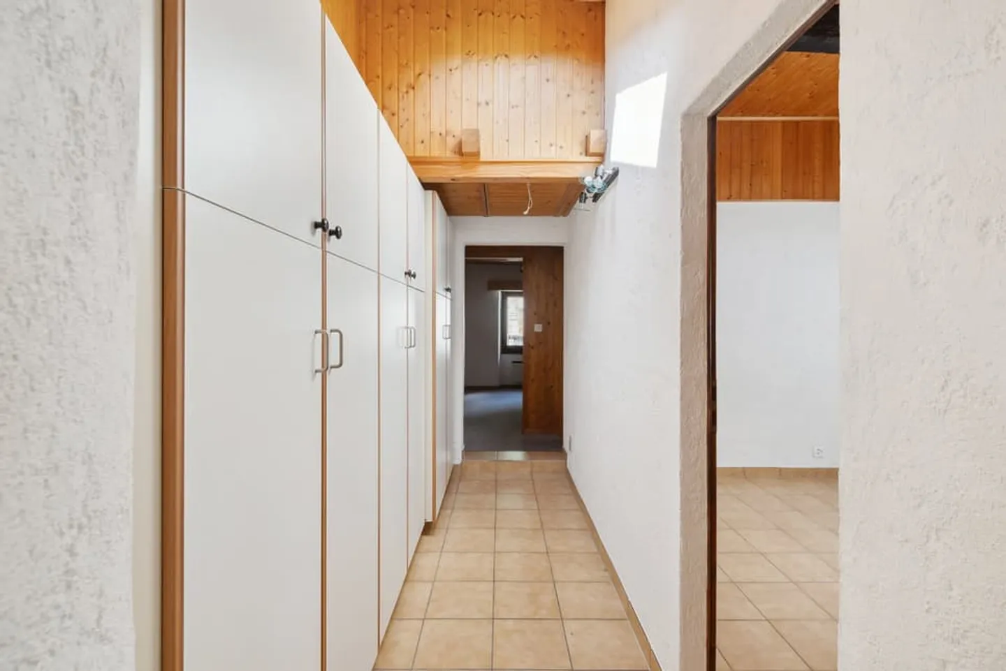 Casa a schiera con area laboratorio - Foto 9 di 13