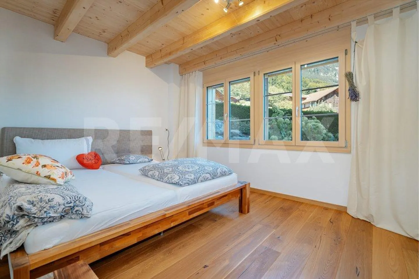 Chalet 5.5 camere nuovo con bellissimo giardino a Hofstetten... - Foto 10 di 13