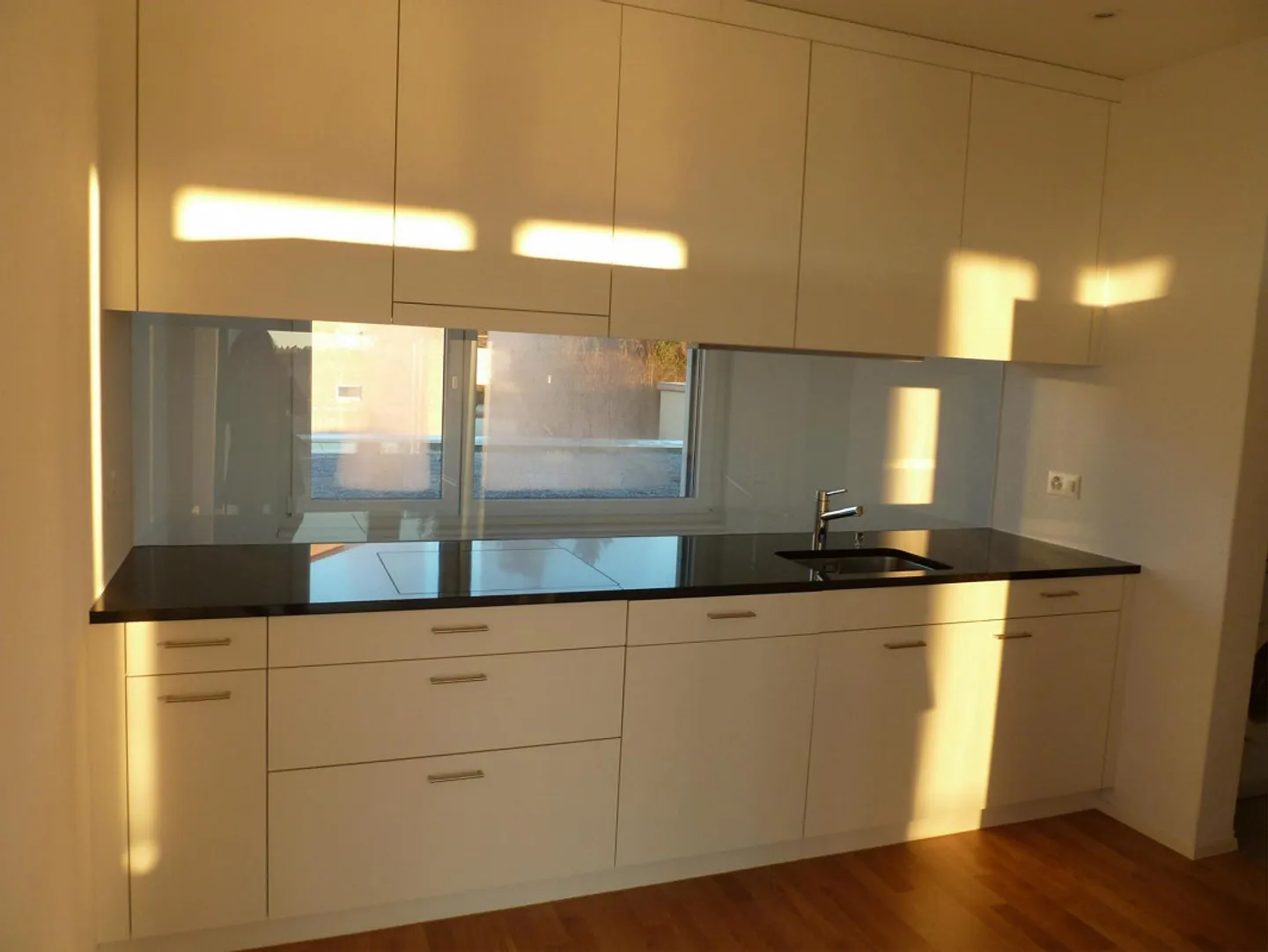 Modern 4.5-room penthouse apartment with large roof terrace - Photo 2 of 11