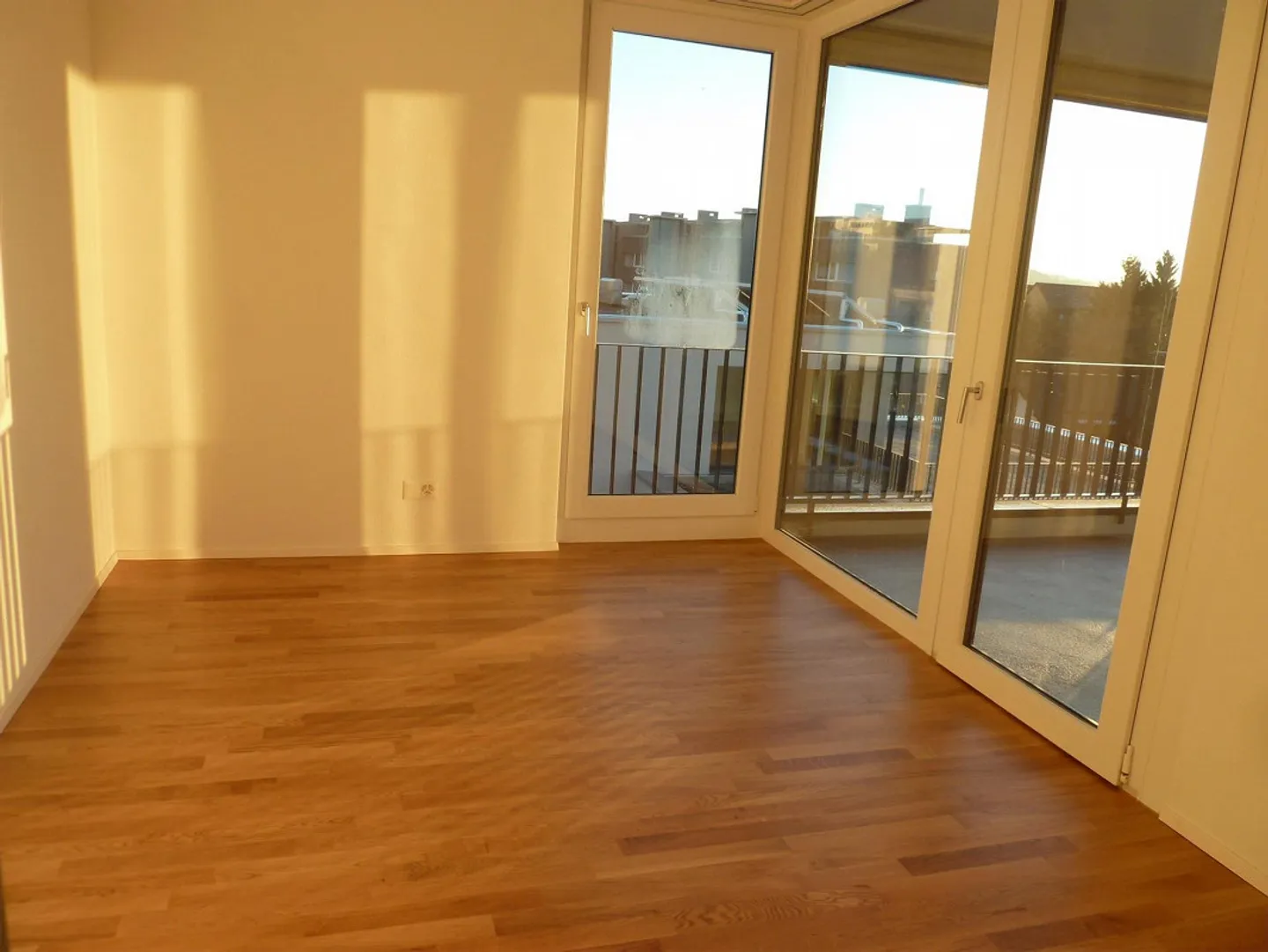 Modern 4.5-room penthouse apartment with large roof terrace - Photo 4 of 11