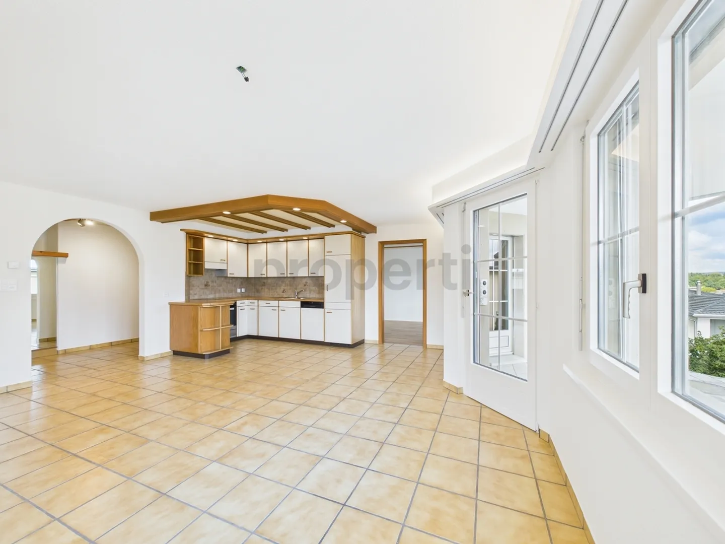 Charmante 2.5-Zimmer-Wohnung in ruhiger und zentraler Lage in Busswil - Foto 5 von 11