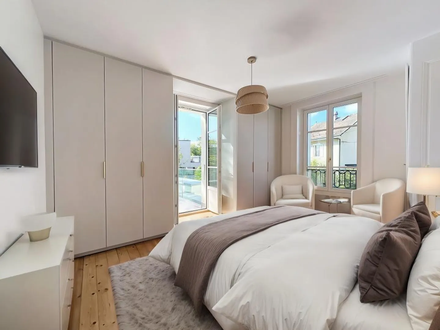 Beautifully Fully Renovated Townhouse - Photo 6 of 13