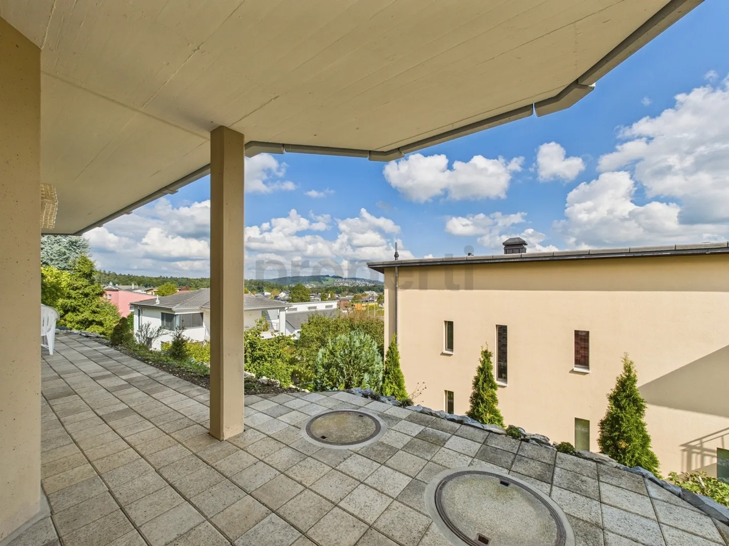 Charmante 2.5-Zimmer-Wohnung in ruhiger und zentraler Lage in Busswil - Foto 8 von 11