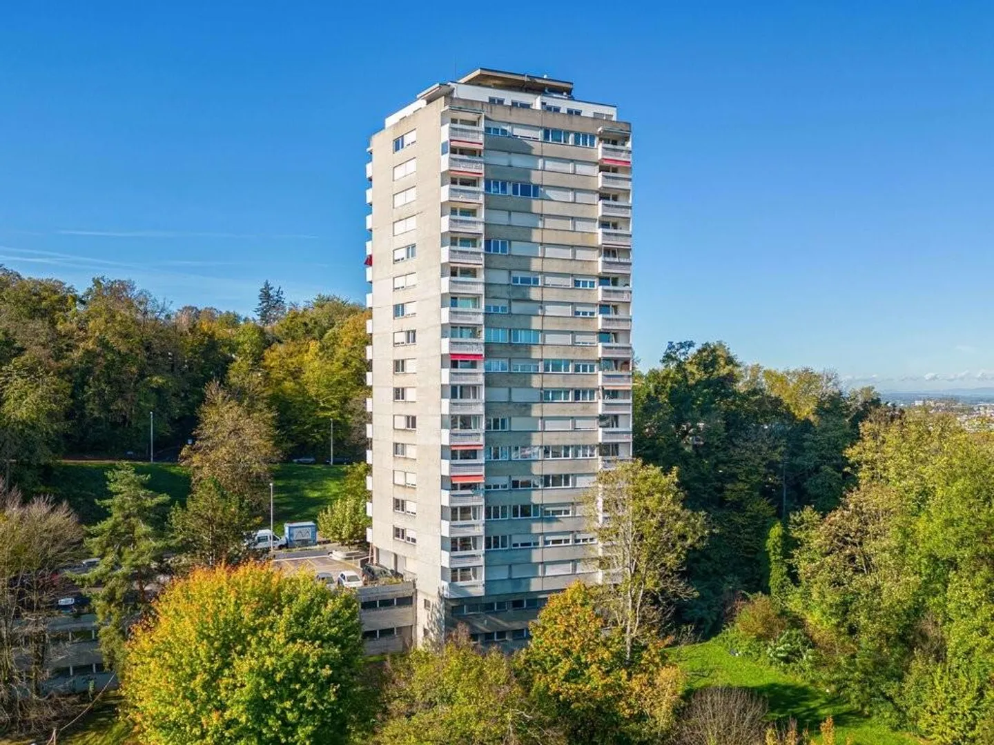 Au-dessus des toits de la ville - Photo 1 sur 6