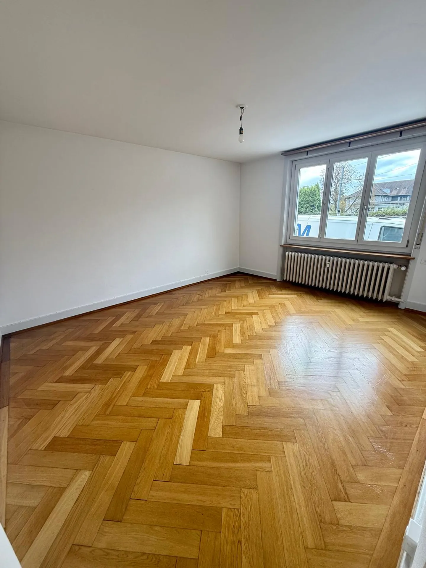 Renovated 3.5-room apartment - Photo 3 of 5