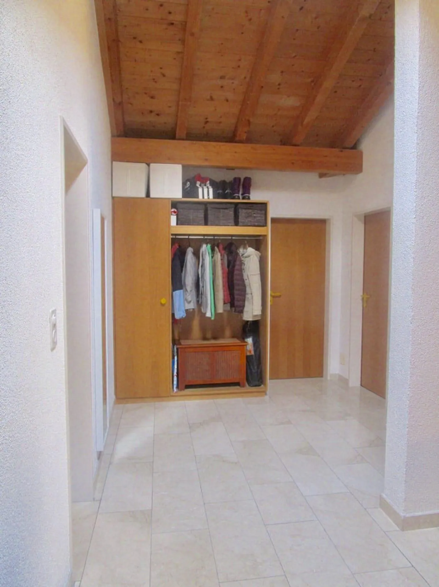 Incantevole appartamento mansardato di 3,5 locali con camino e balcone - Foto 9 di 11