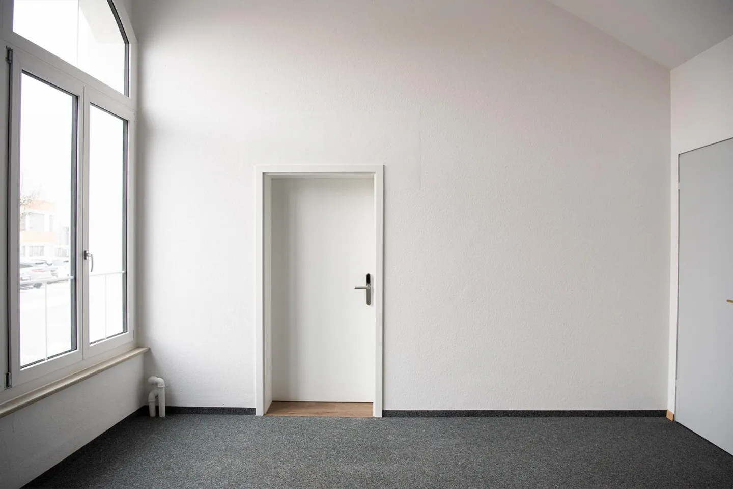 Espace commercial fraîchement rénové avec un charme particulier - Photo 2 sur 6