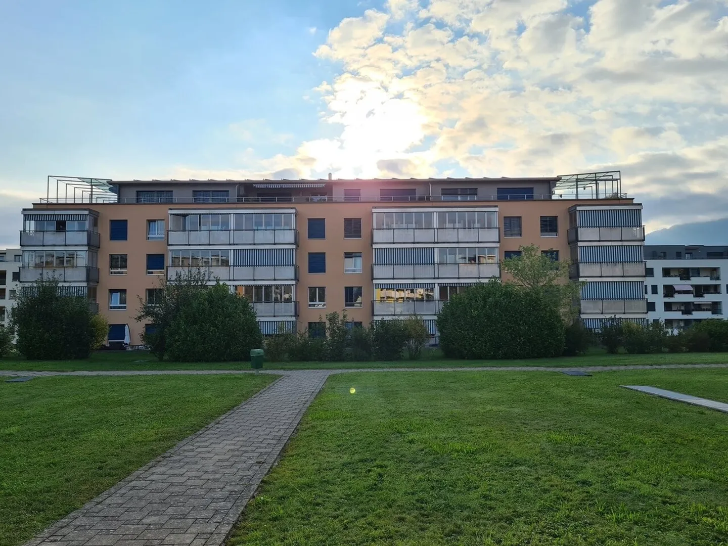 Appartement Charmant dans Quartier Familial - Photo 2 sur 10