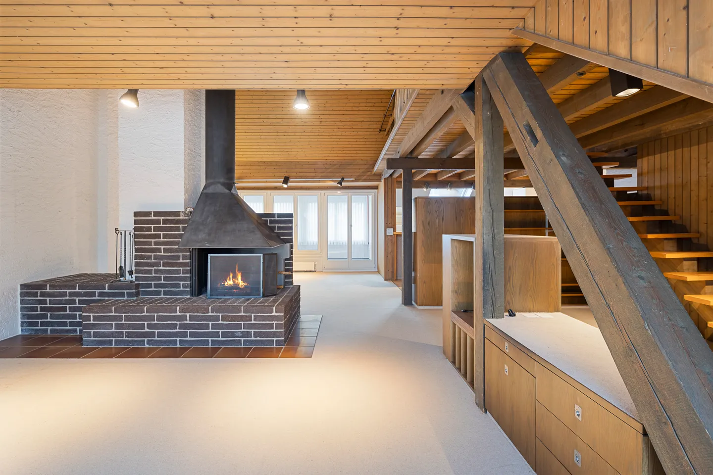 Mehrfamilienhaus mit Potenzial - Foto 1 von 11