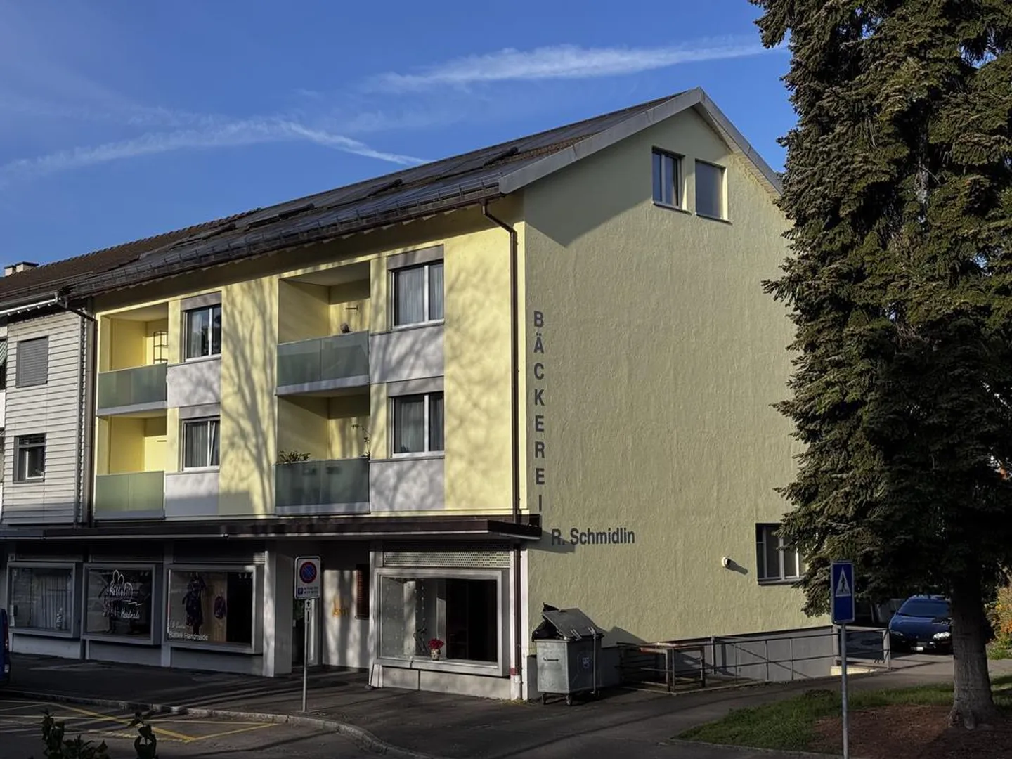 Spazio commerciale attraente con box auto in posizione centrale a Riehen - Foto 1 di 1