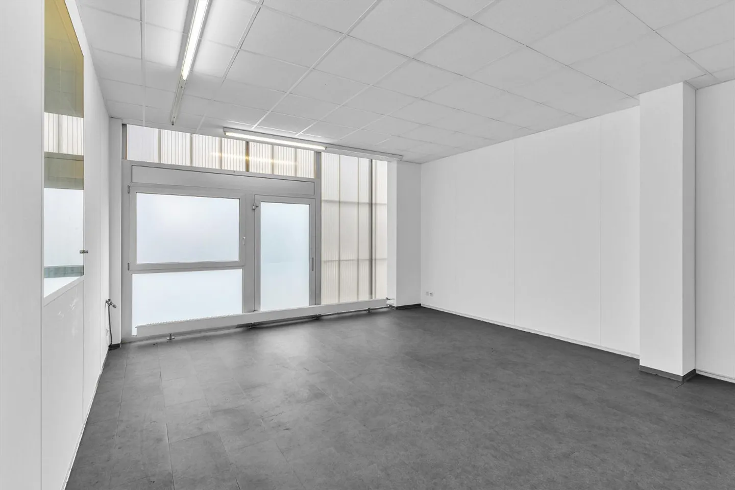 Bureaux, laboratoires et espaces commerciaux lucratifs à louer - Photo 7 sur 13