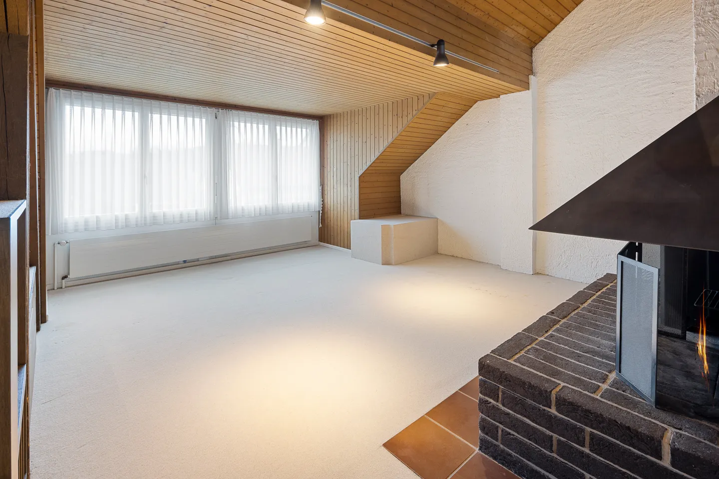 Mehrfamilienhaus mit Potenzial - Foto 3 von 11