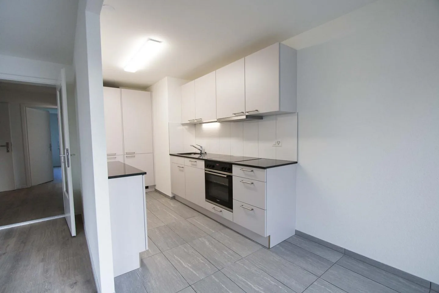 Helle 2-Zimmer-Wohnung in Reinach - Foto 3 von 13