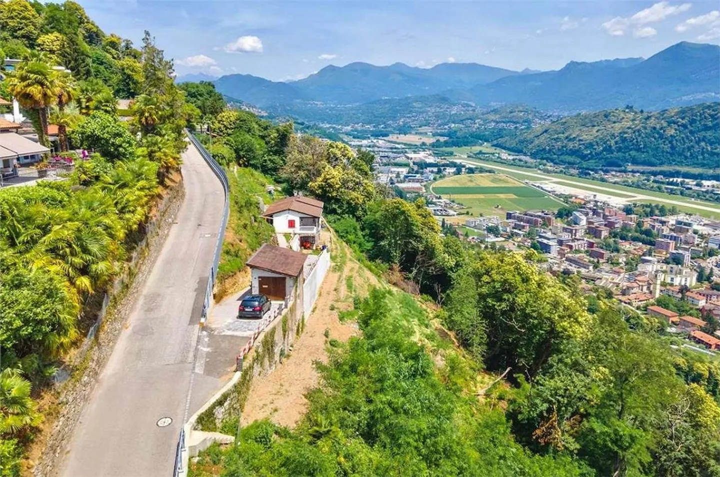 Terreno con Casa e Progetto di Ampliamento Approva - Foto 3 di 6
