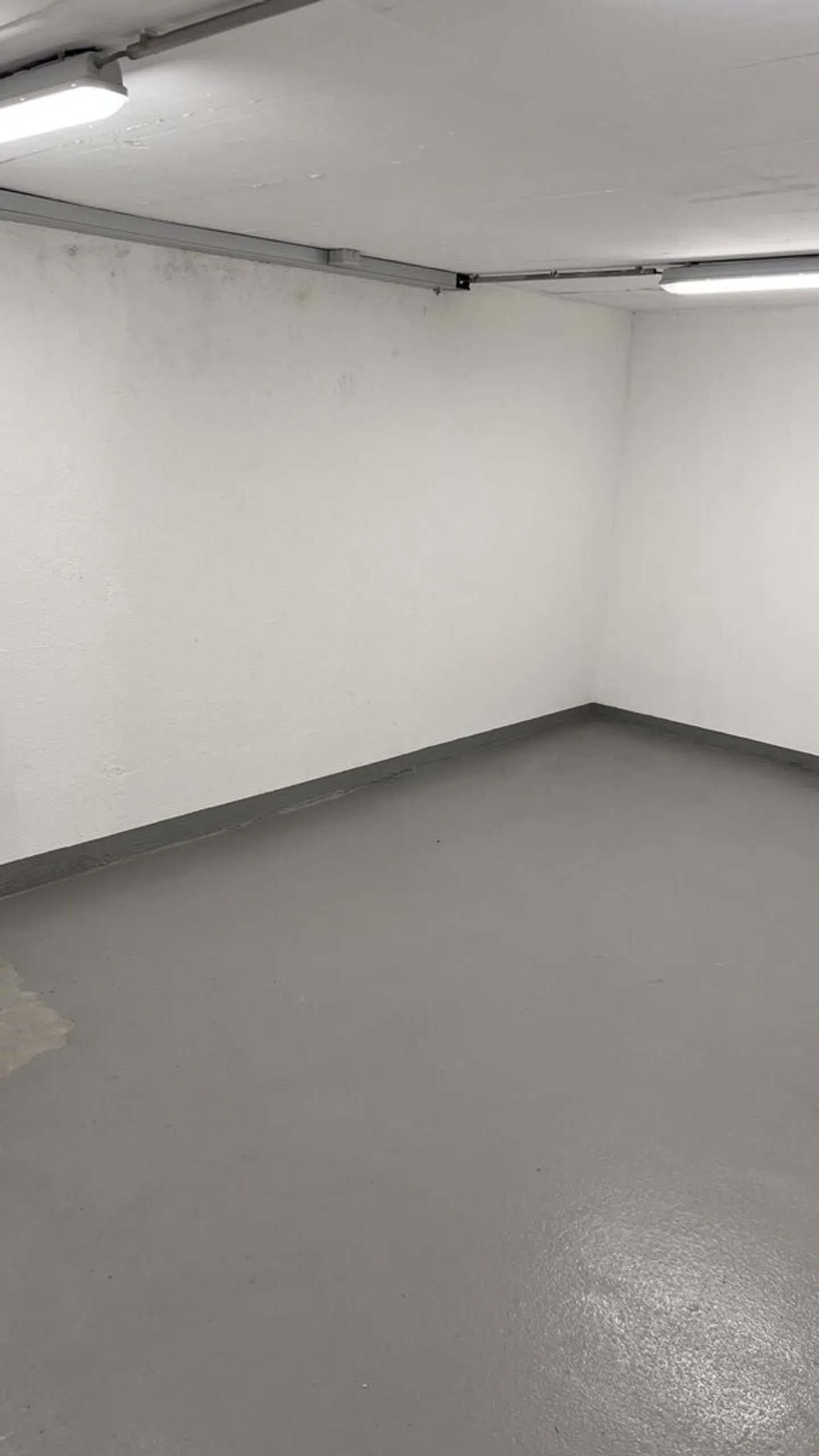 Deposito da 15 a 56 m2 accesso al seminterrato in auto e area di consegna - Foto 4 di 6