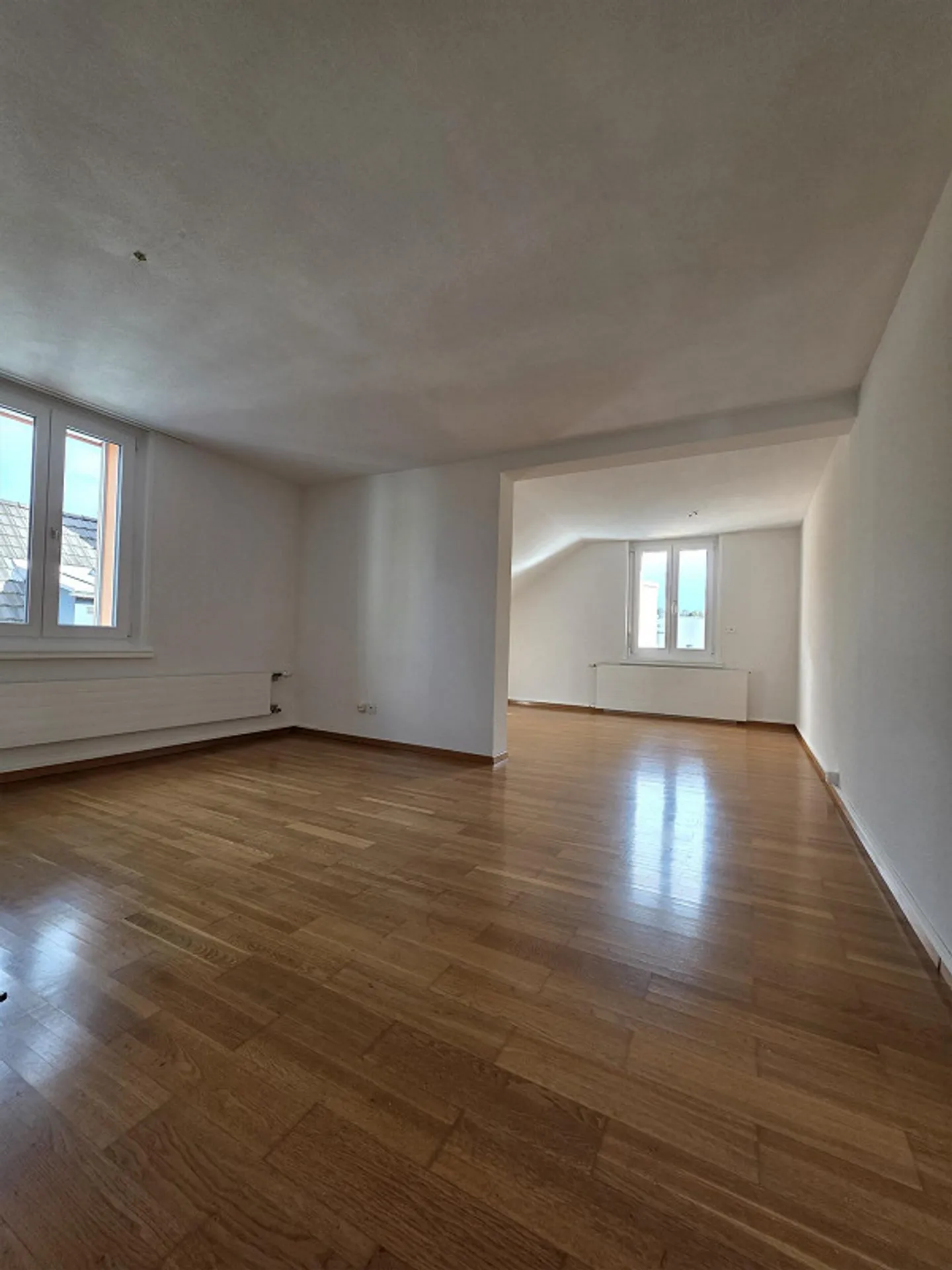 Appartamento affascinante di 2,5 stanze all'ultimo piano di una casa con solo - Foto 3 di 5