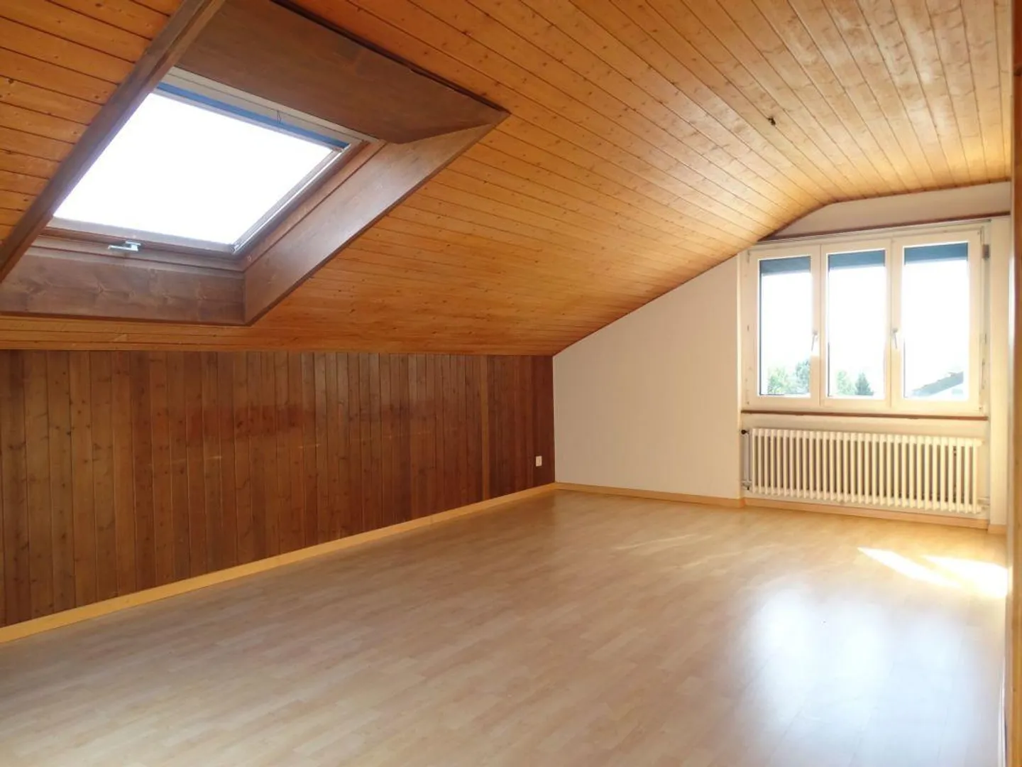 Cozy 3-room attic apartment - Photo 1 of 6