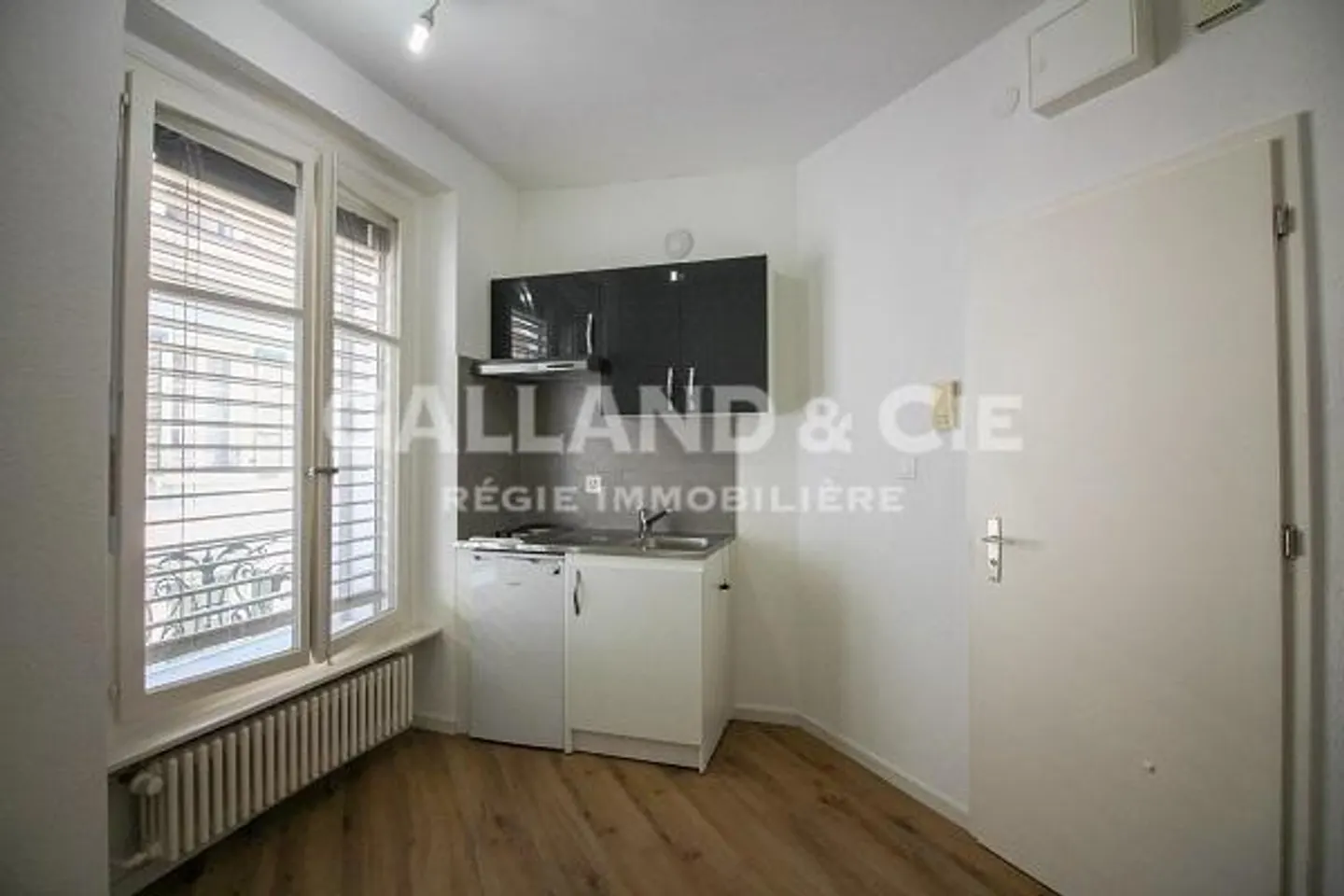 Studio on the 3rd floor N°31 (reserved for men) - Photo 3 of 3