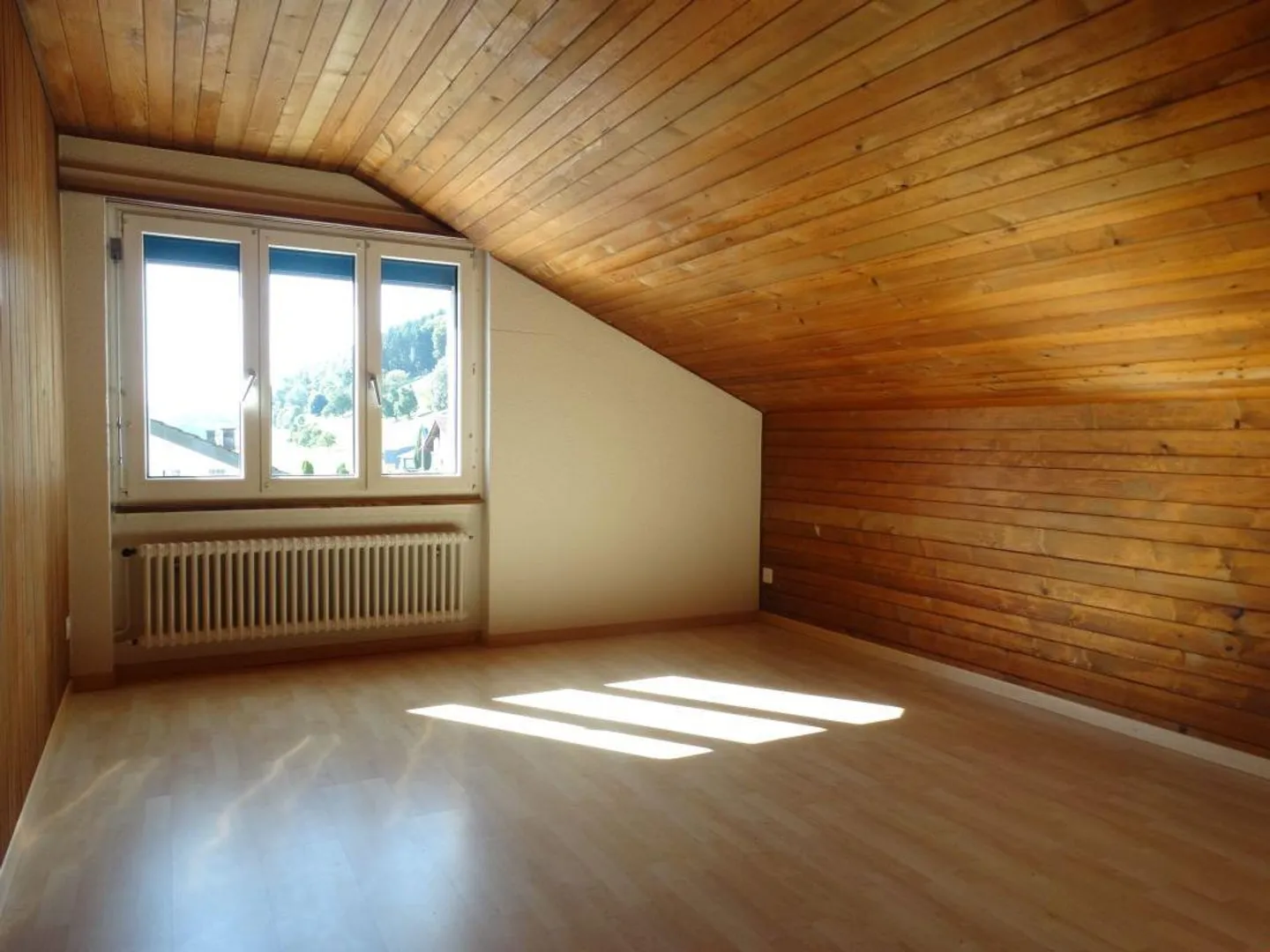 Cozy 3-room attic apartment - Photo 3 of 6