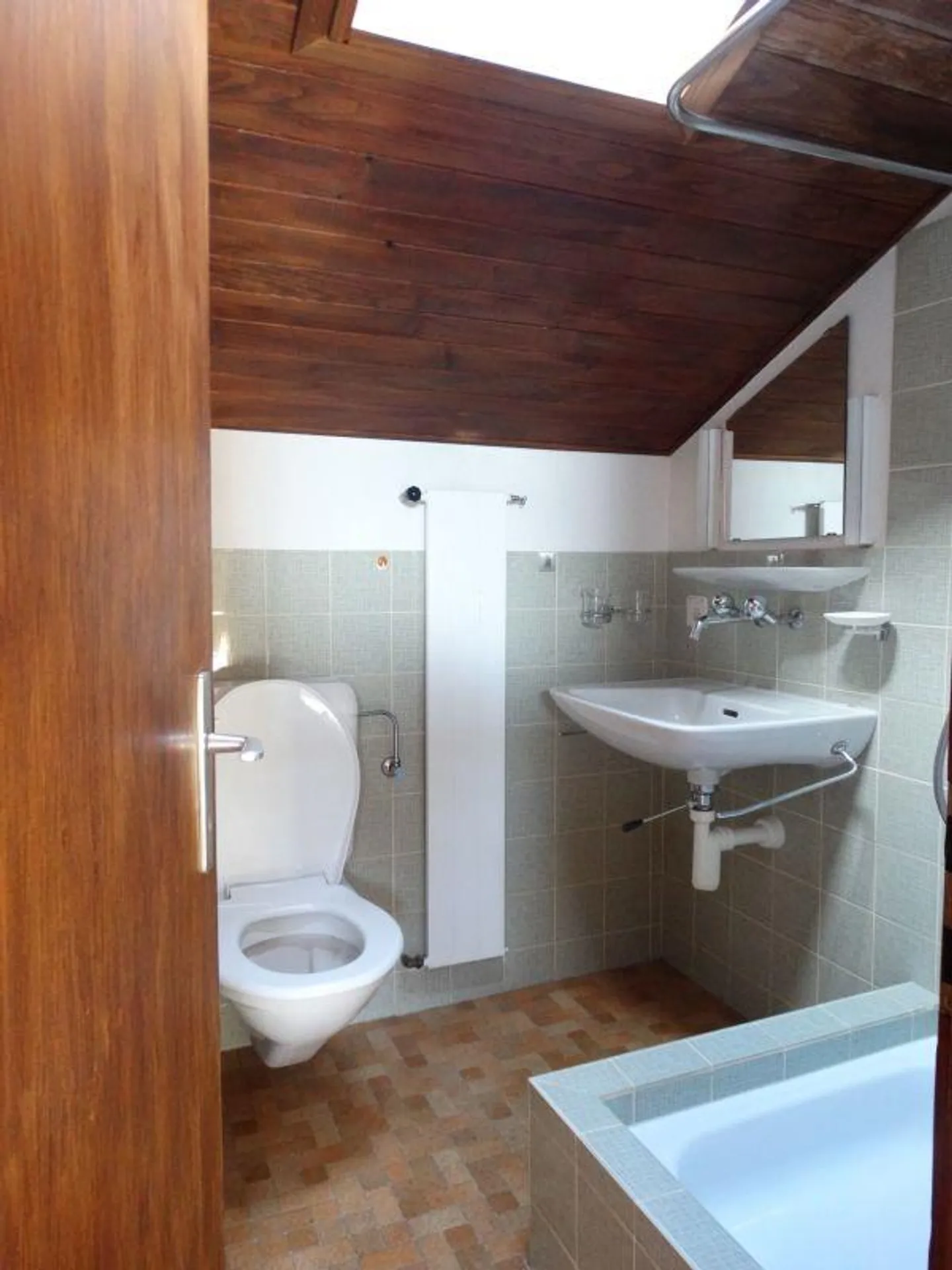 Cozy 3-room attic apartment - Photo 4 of 6