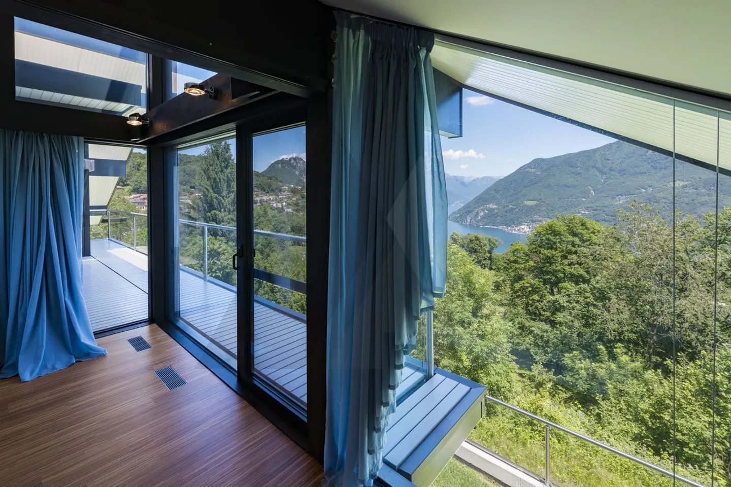 Villa moderne avec vue sur le lac - Photo 12 sur 15