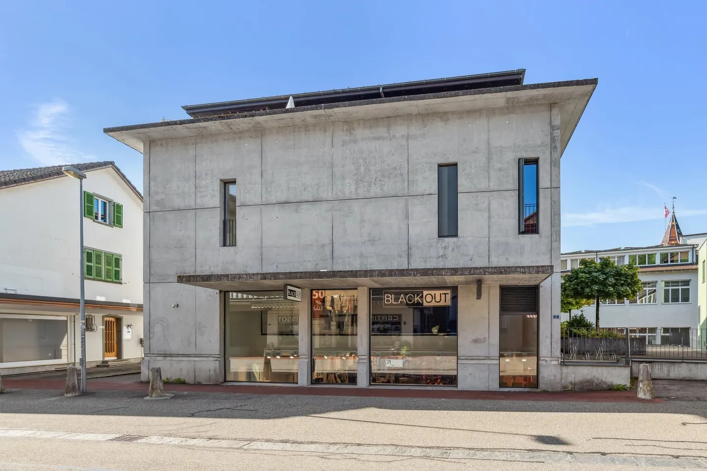 Your new 485 m² sales and storage space in the heart of Langnau i.E - Photo 2 of 7