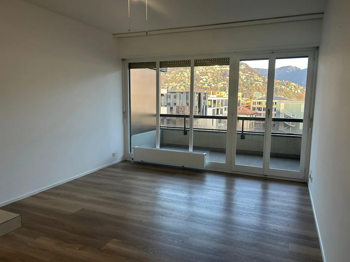 Bright studio on the 4th floor in the city center - Photo 1 of 9