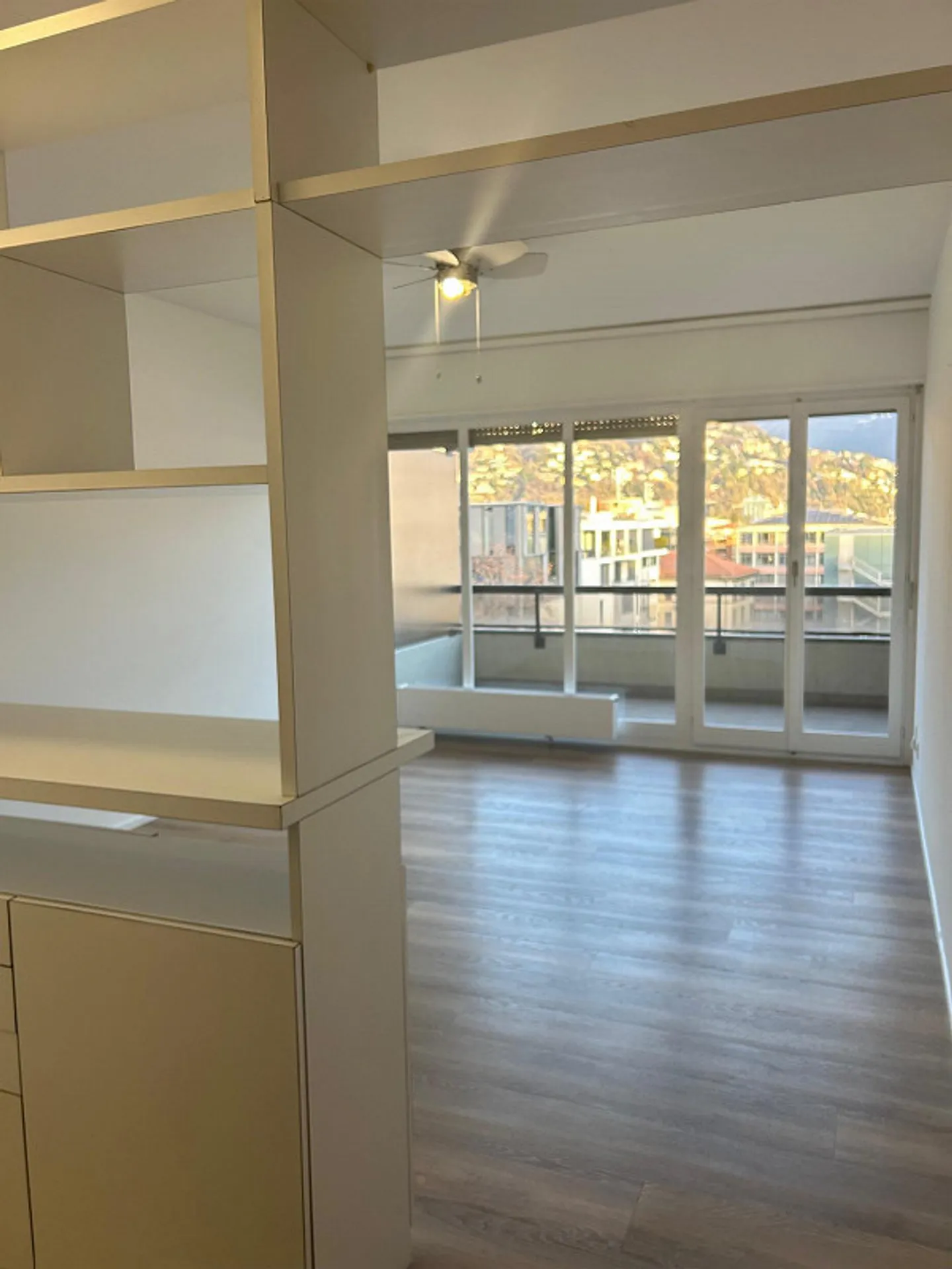 Bright studio on the 4th floor in the city center - Photo 3 of 9