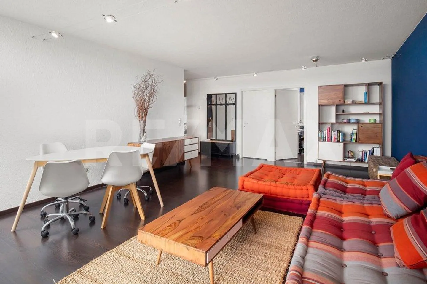 Beautiful 4-room apartment with wonderful views of Lake Zurich - Photo 2 of 13