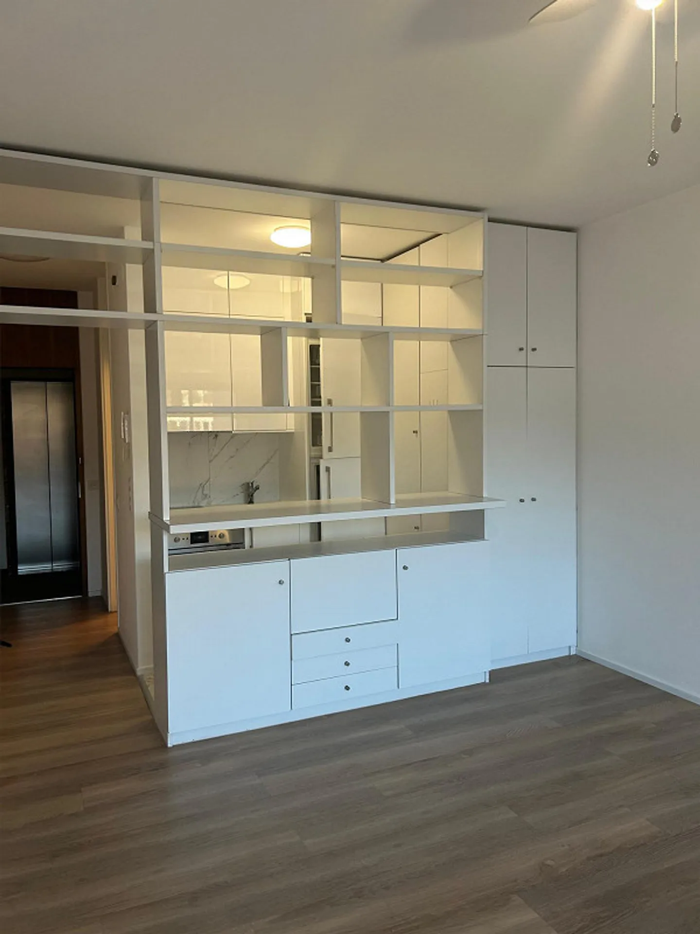 Bright studio on the 4th floor in the city center - Photo 5 of 9