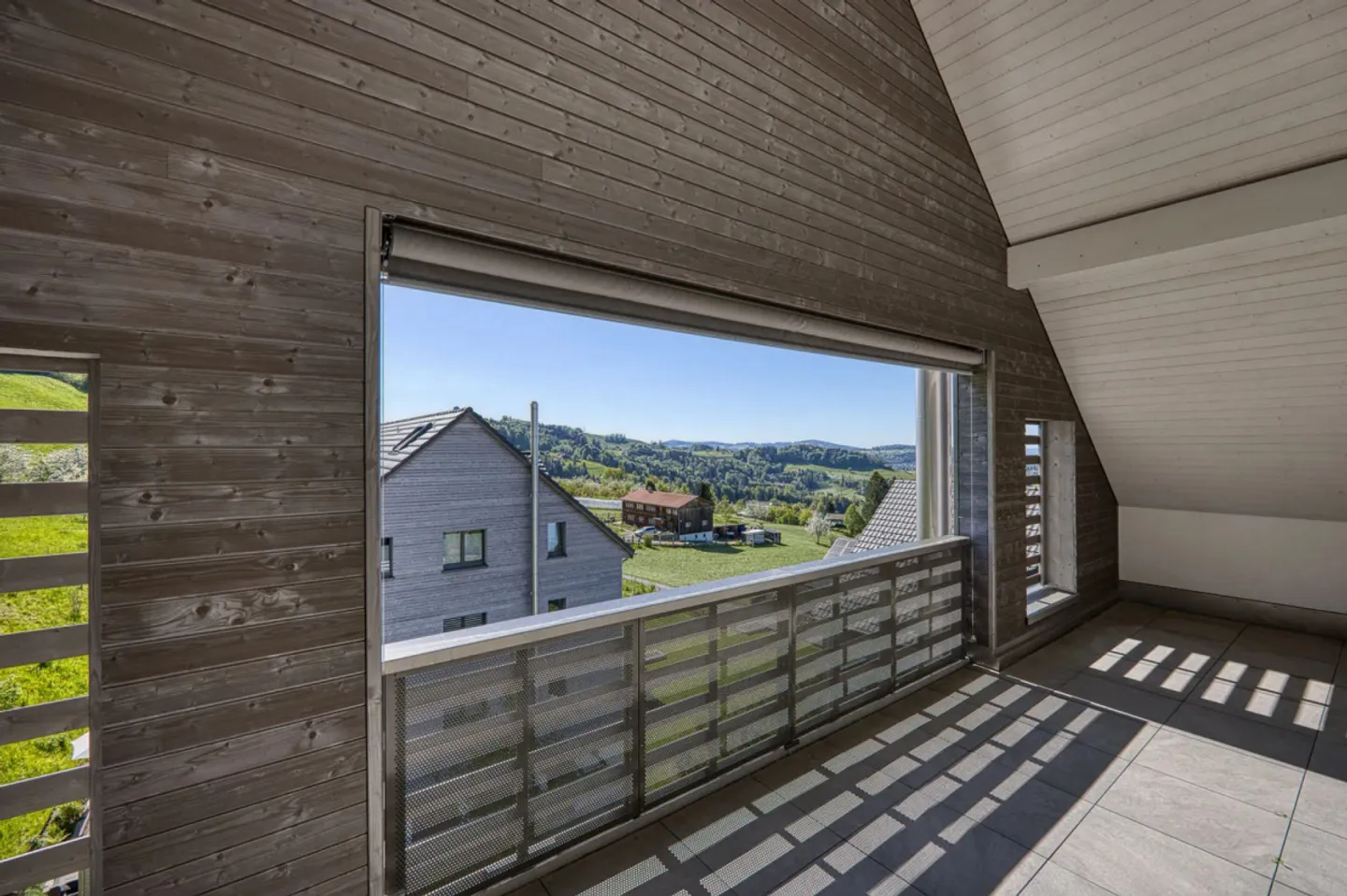 Appartement Design avec Vue sur le Lac - Photo 11 sur 12