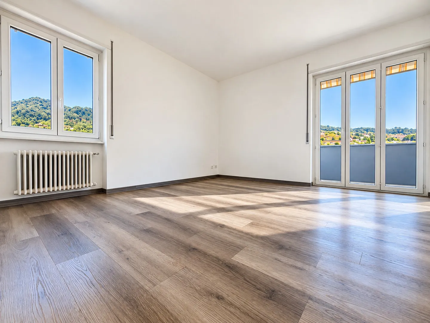JUSQU'À 3 MOIS GRATUITS - Appartement moderne de 2,5 pièces à Chiasso - Photo 2 sur 7