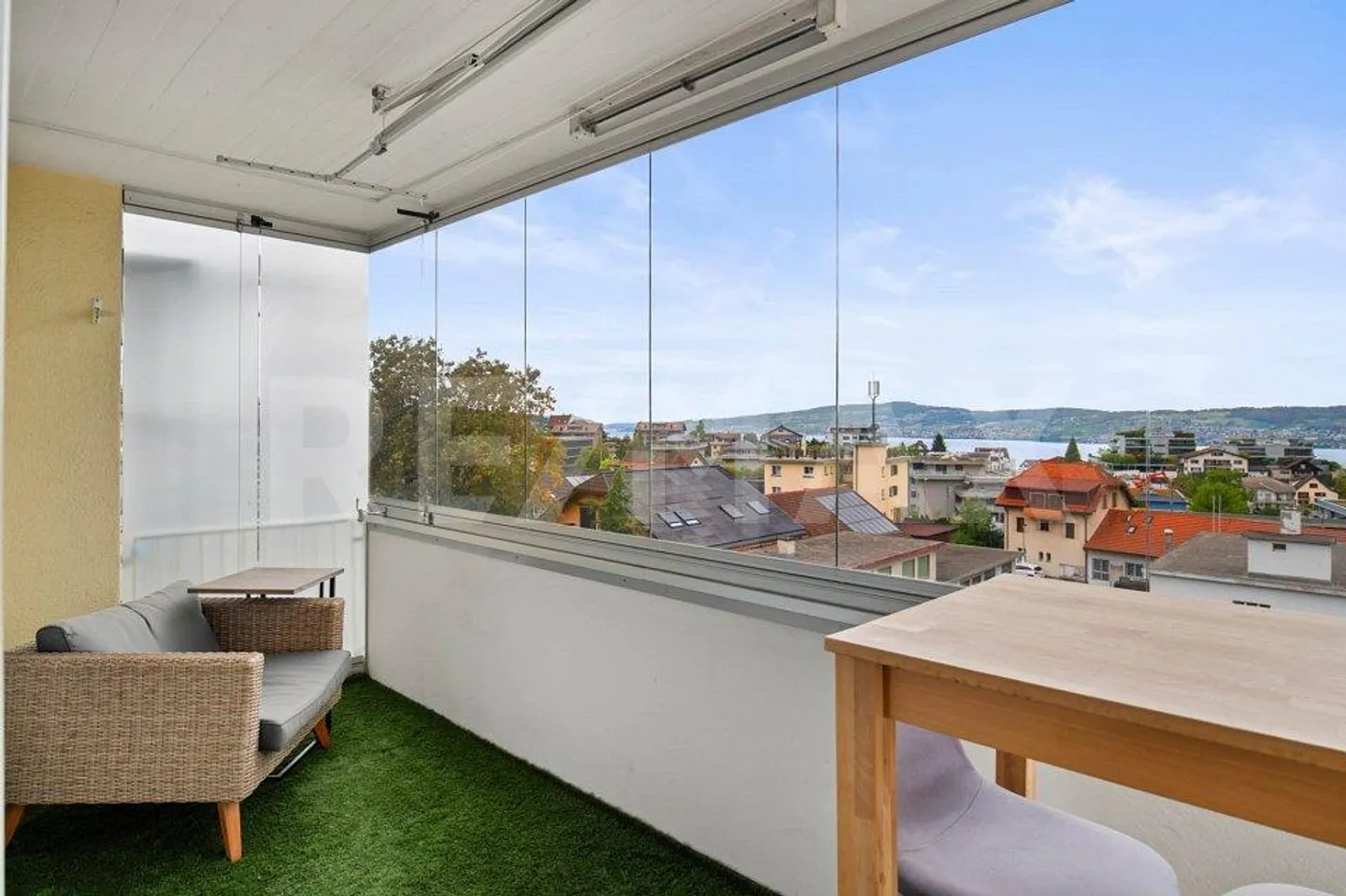 Beautiful 4-room apartment with wonderful views of Lake Zurich - Photo 4 of 13