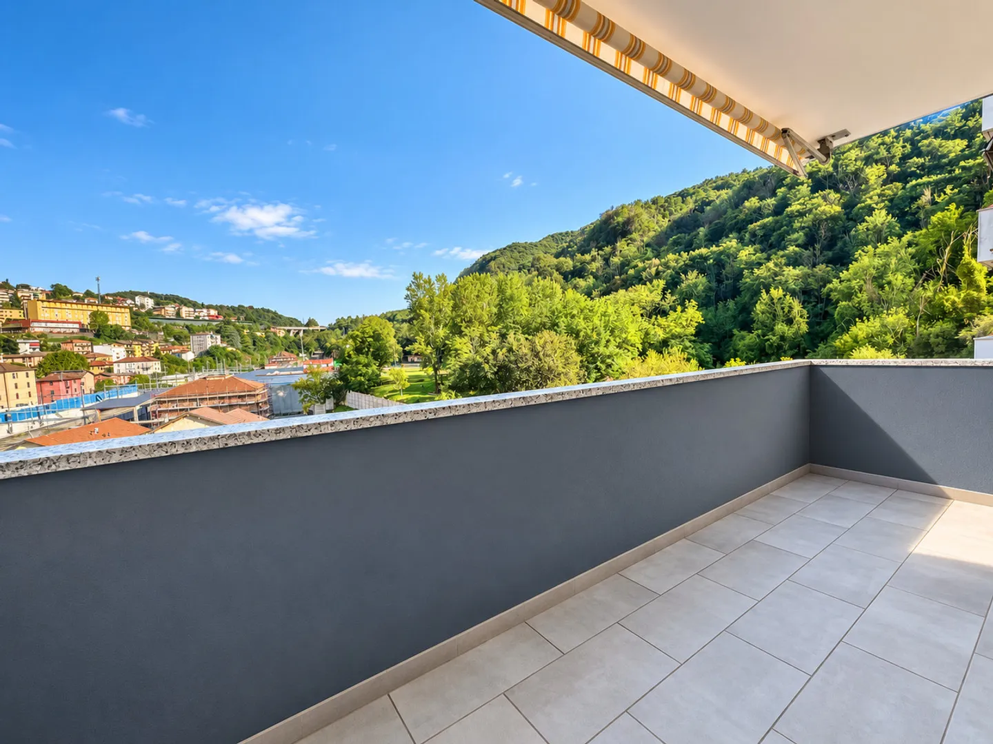 JUSQU'À 3 MOIS GRATUITS - Appartement moderne de 2,5 pièces à Chiasso - Photo 7 sur 7
