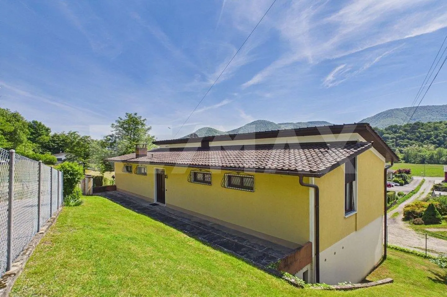 Zu verkaufen in Sessa: Freistehendes Haus mit großem Baugrundstück - Foto 4 von 13