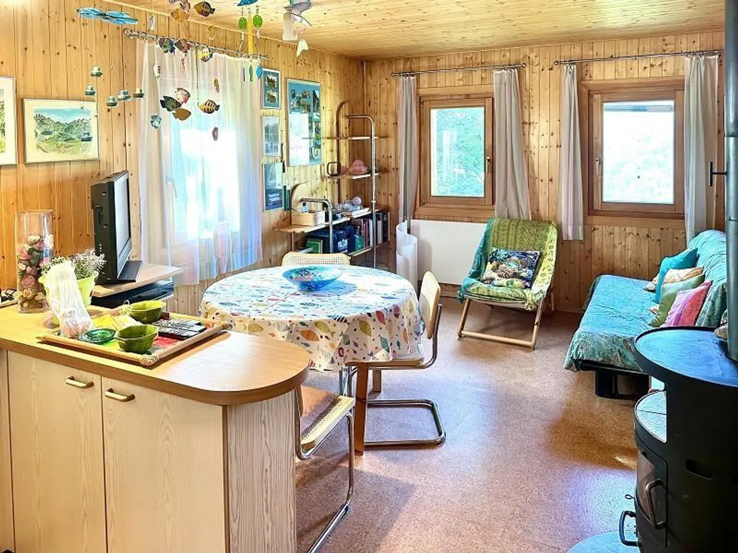 Chalet with two apartments in a very quiet, sunny location - Photo 2 of 30