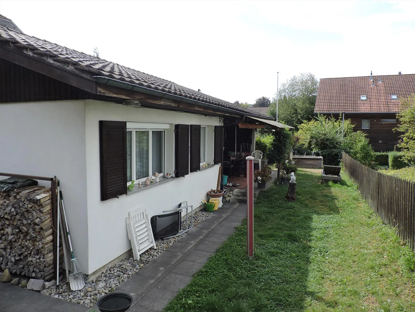 6 Room Single Family House - Photo 2 of 17
