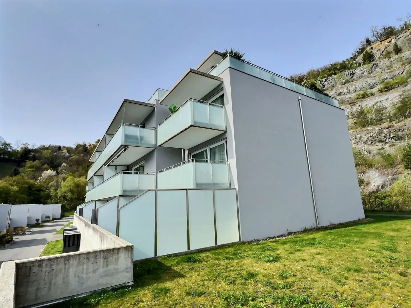 2.5 room apartment on the ground floor with large terrace - Photo 3 of 17