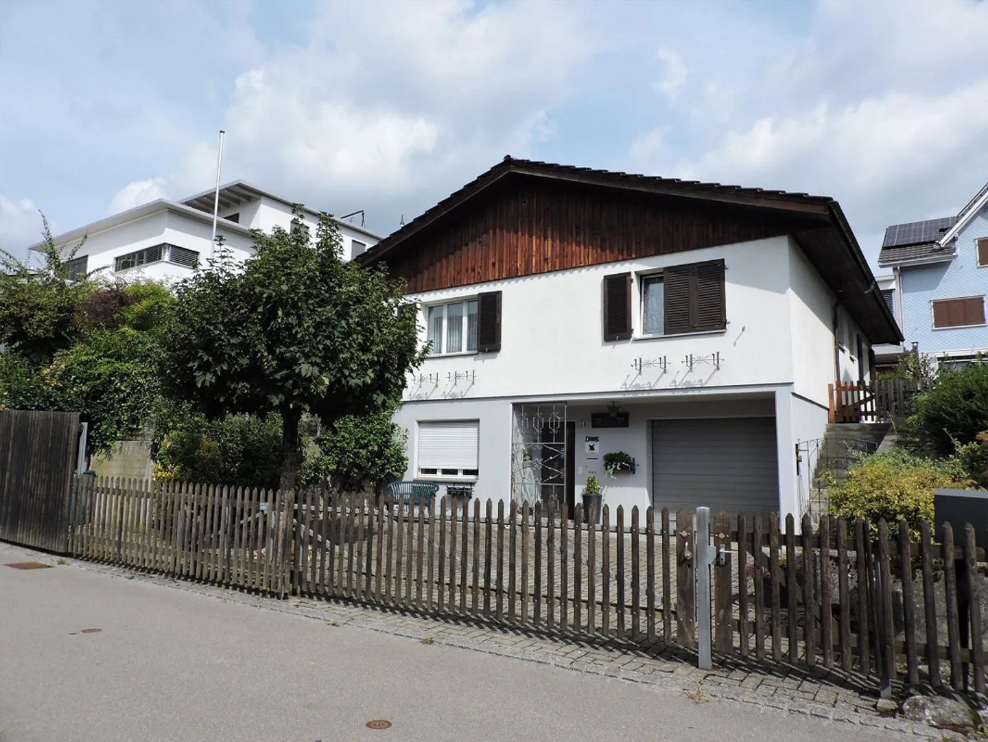 6 Room Single Family House - Photo 1 of 17