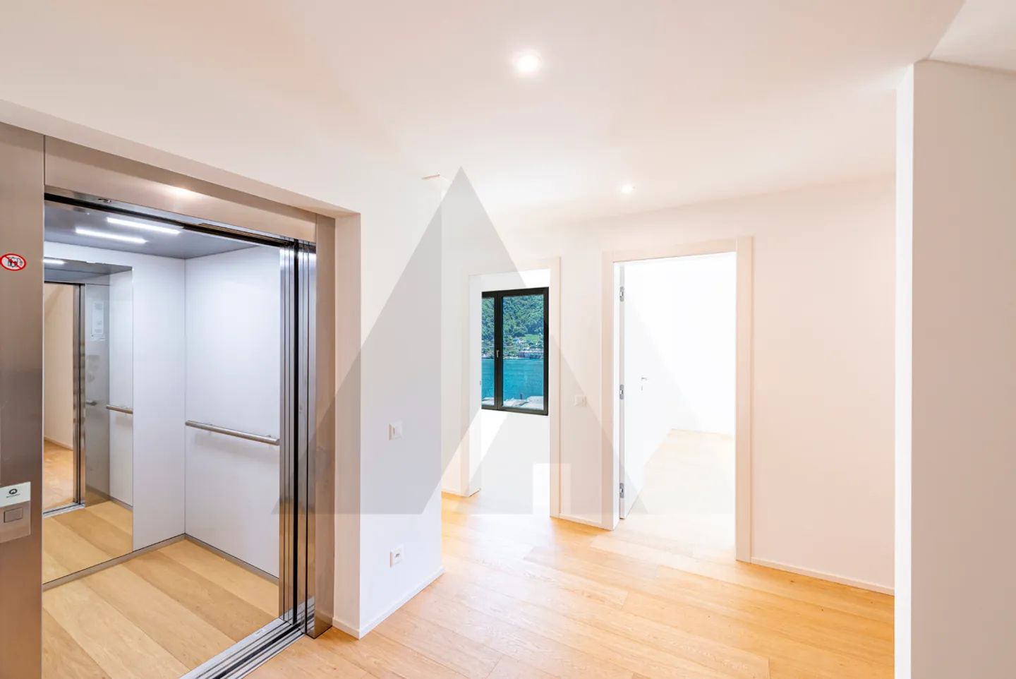 Moderne Villa mit Seeblick - Foto 9 von 15