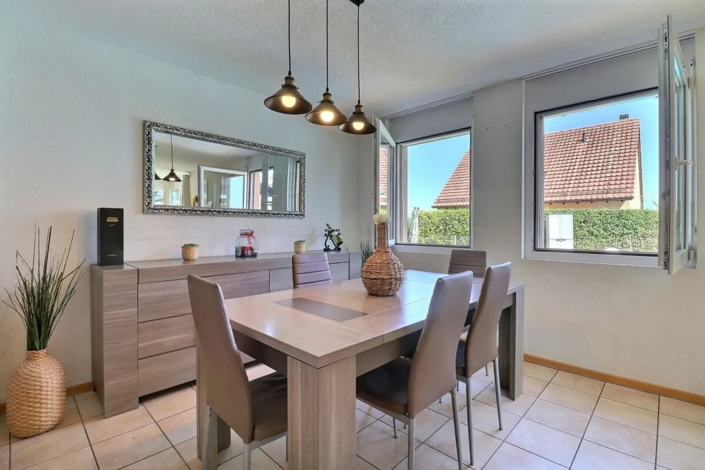 Villa 5.5 Stanze con Piscina e Vasca Idromassaggio - Foto 3 di 13